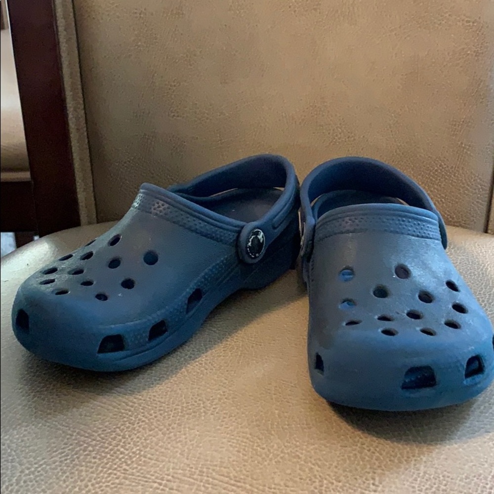NAVY KIDS CROCS